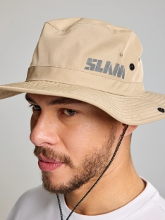 Cappello con falda